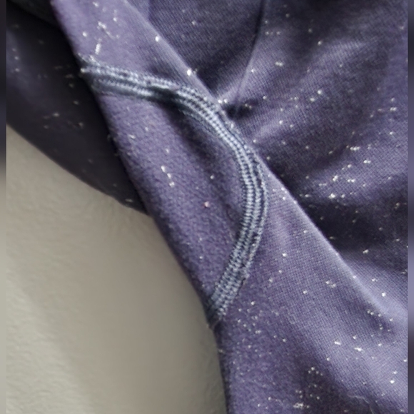 Lululemon 25" inseam tights fit like a size 4 - Picture 5 of 5